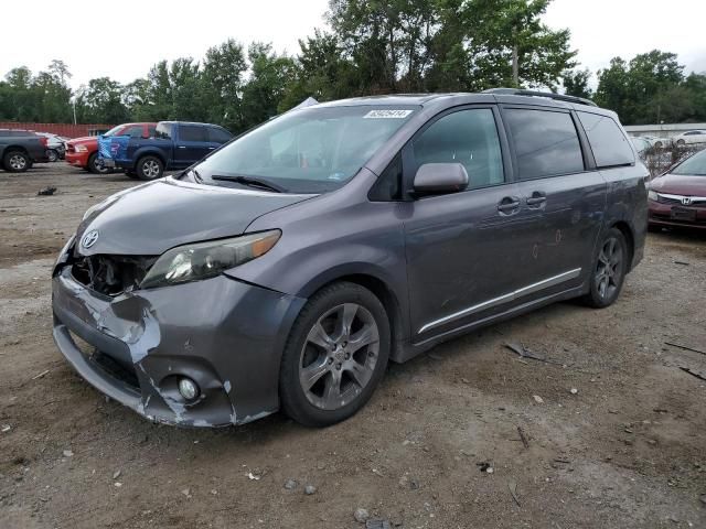 2011 Toyota Sienna Sport