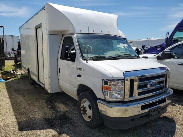 2021 Ford Econoline E350 Super Duty Cutaway Van