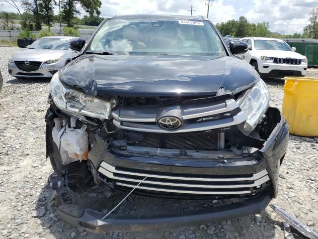 2019 Toyota Highlander SE