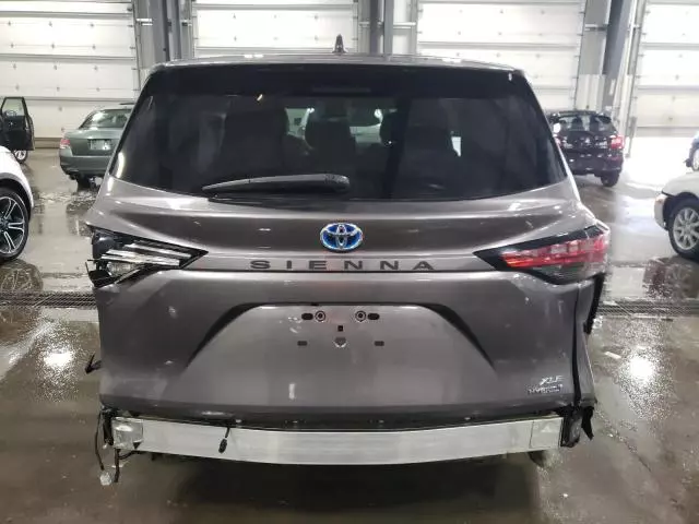 2022 Toyota Sienna XLE