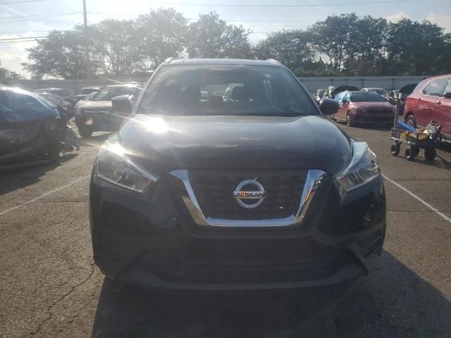 2019 Nissan Kicks S