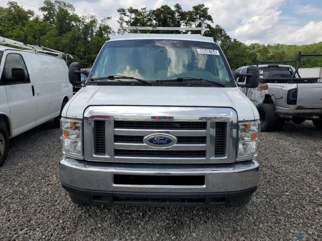 2016 Ford Econoline E350 Super Duty Cutaway Van