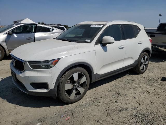 2019 Volvo XC40 T5 Momentum