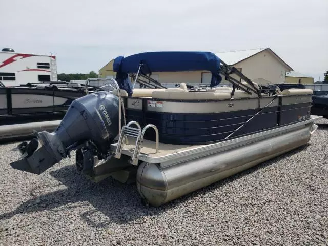 2018 Crestliner Boat