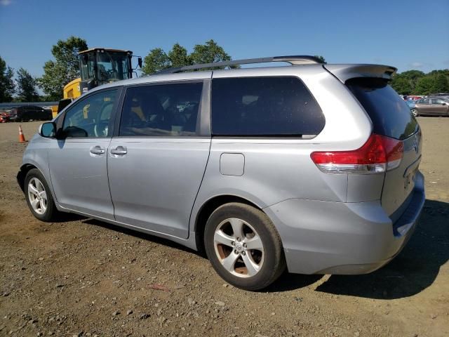 2014 Toyota Sienna LE