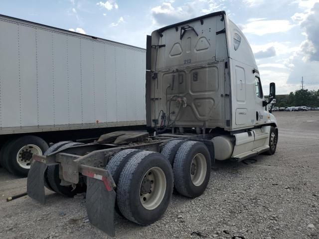 2012 Freightliner Cascadia 125