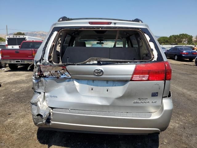 2004 Toyota Sienna CE