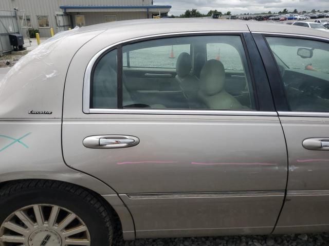 2003 Lincoln Town Car Executive