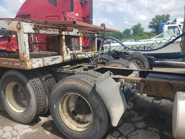 2004 Freightliner Conventional Columbia