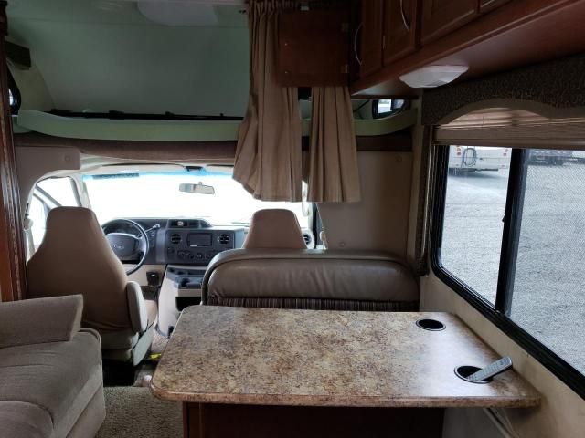 2011 Ford Econoline E450 Super Duty Cutaway Van