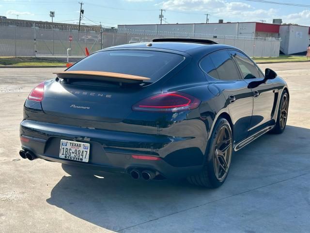 2016 Porsche Panamera 2