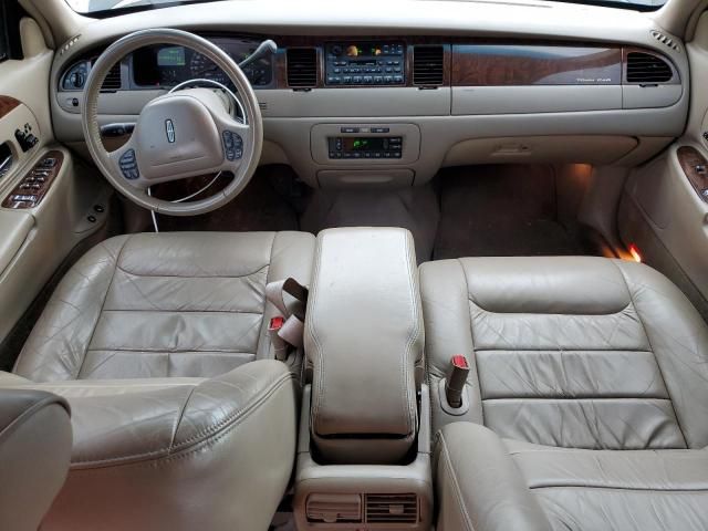 2000 Lincoln Town Car Signature