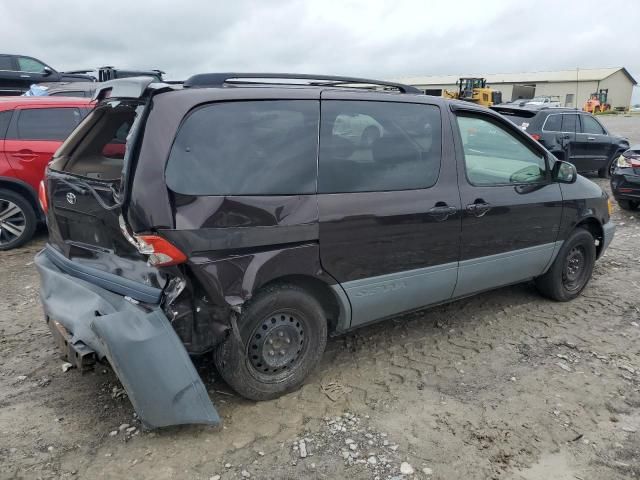 2002 Toyota Sienna LE