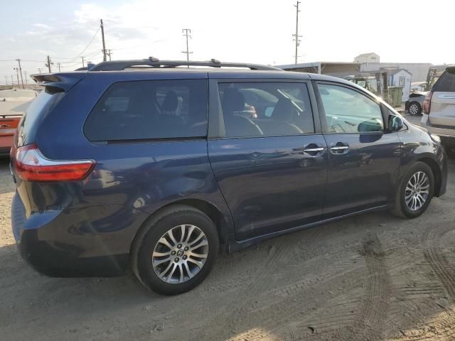 2018 Toyota Sienna XLE