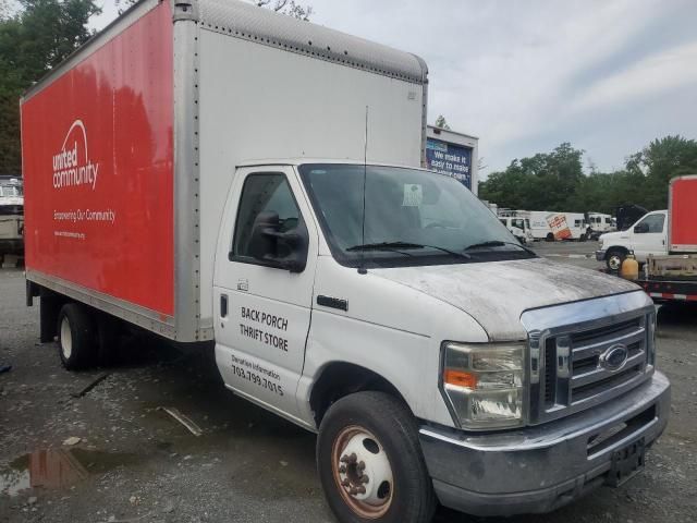 2010 Ford Econoline E450 Super Duty Cutaway Van