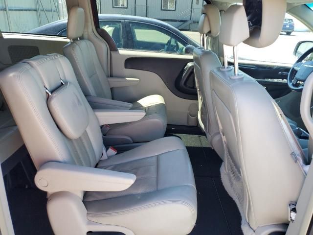 2012 Chrysler Town & Country Touring