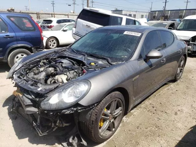 2014 Porsche Panamera 2