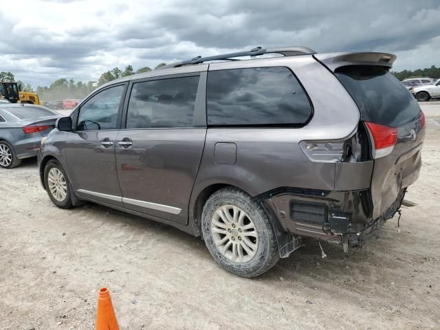 2013 Toyota Sienna XLE