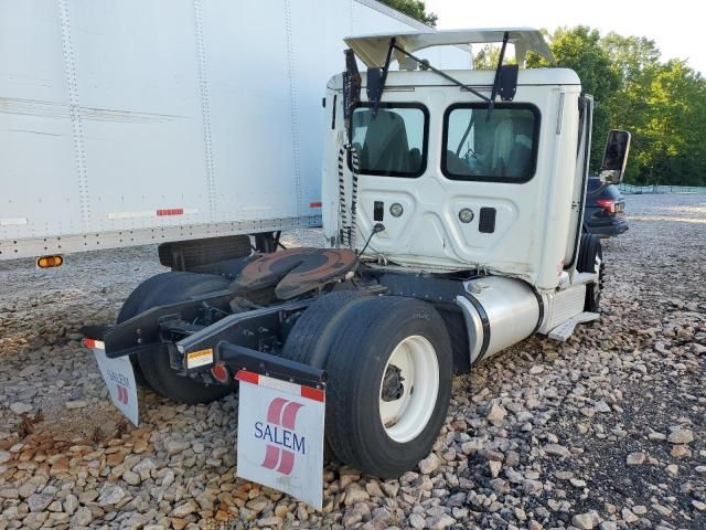 2016 Freightliner Cascadia 113