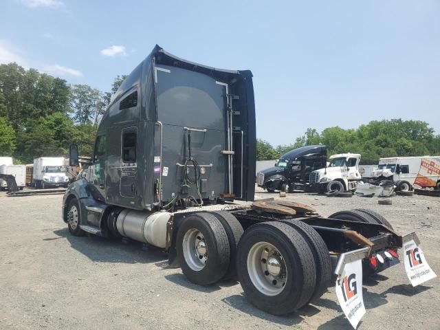 2017 Kenworth Construction T680