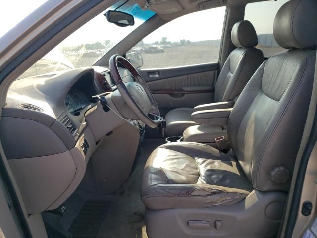 2004 Toyota Sienna XLE