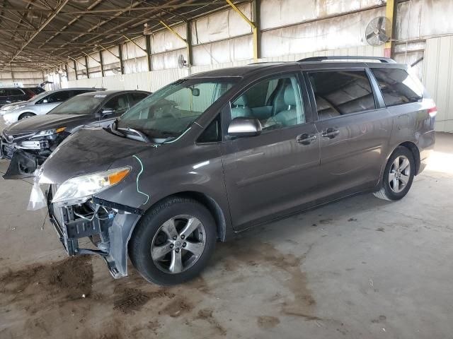 2013 Toyota Sienna LE