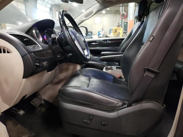 2012 Chrysler Town & Country Touring L