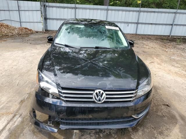 2013 Volkswagen Passat SE