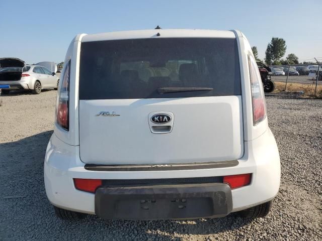 2010 KIA Soul +