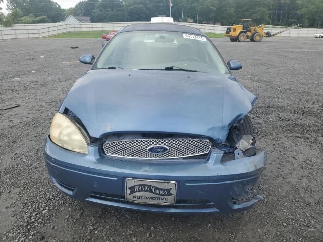 2004 Ford Taurus SE