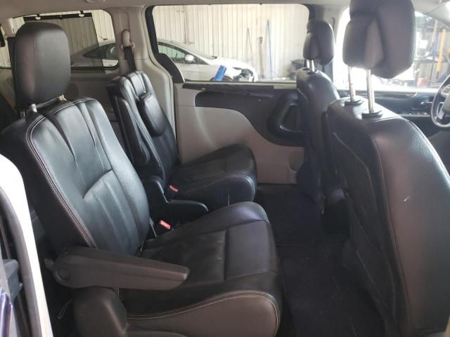 2015 Chrysler Town & Country Touring L