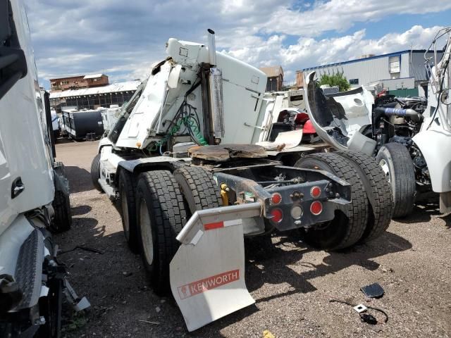 1999 Freightliner Conventional FLD120