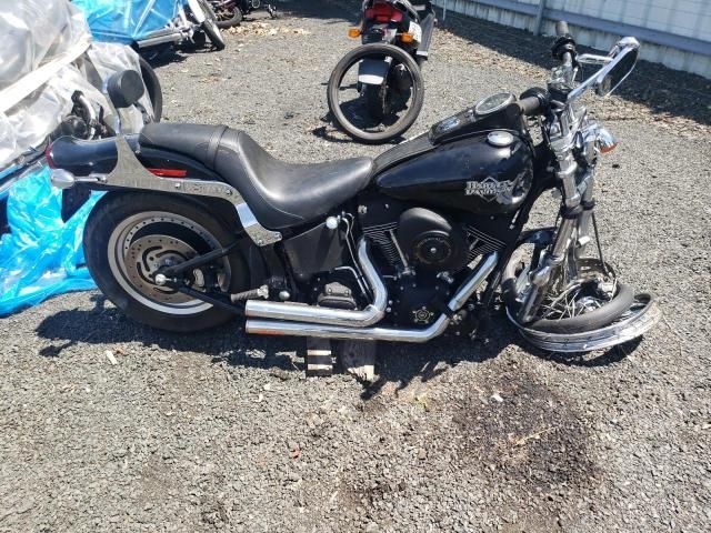 2004 Harley-Davidson Fxstbi