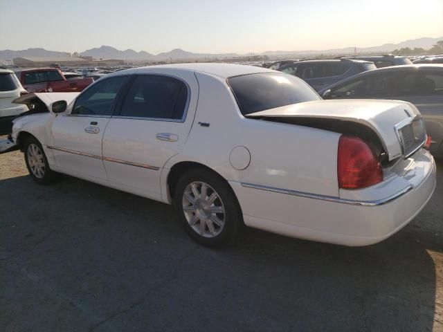 2011 Lincoln Town Car Signature Limited