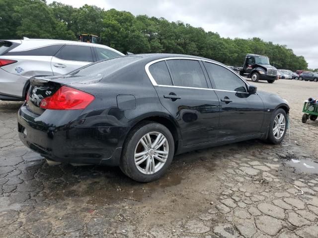 2015 Infiniti Q40