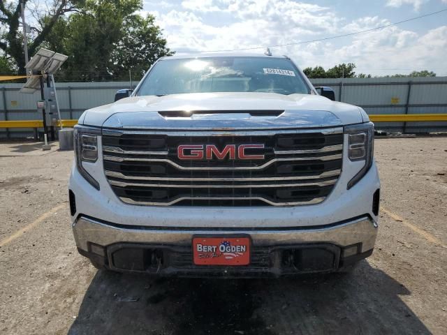 2022 GMC Sierra K1500 SLT