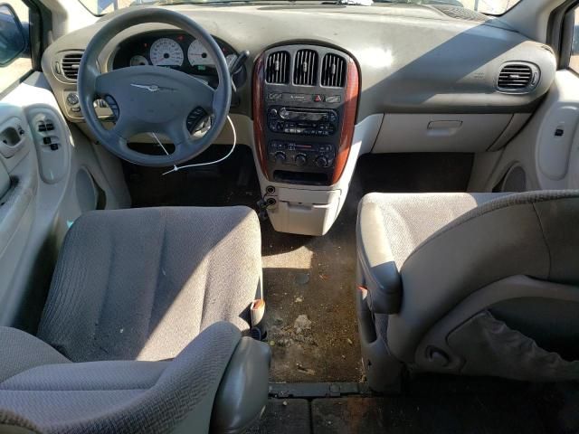 2007 Chrysler Town & Country LX