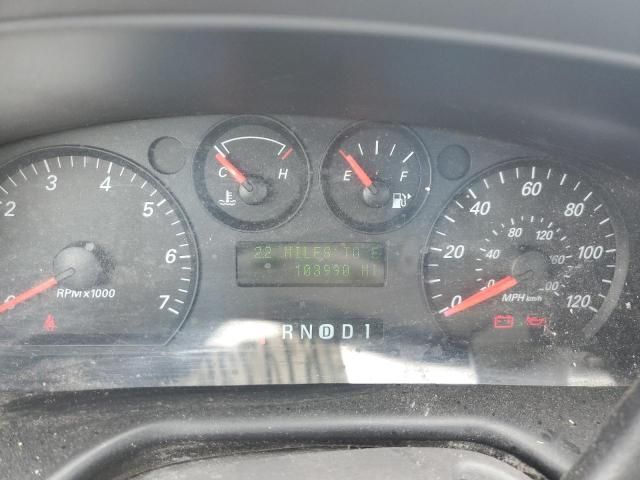 2004 Ford Taurus SE