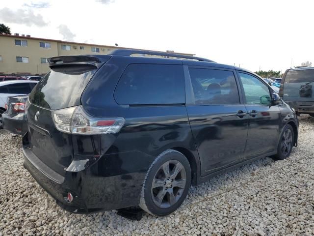 2011 Toyota Sienna Sport