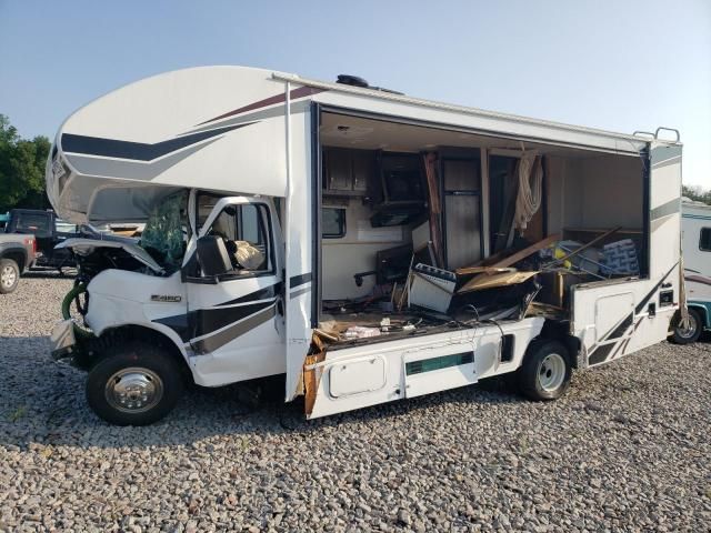 2019 Ford Econoline E450 Super Duty Cutaway Van