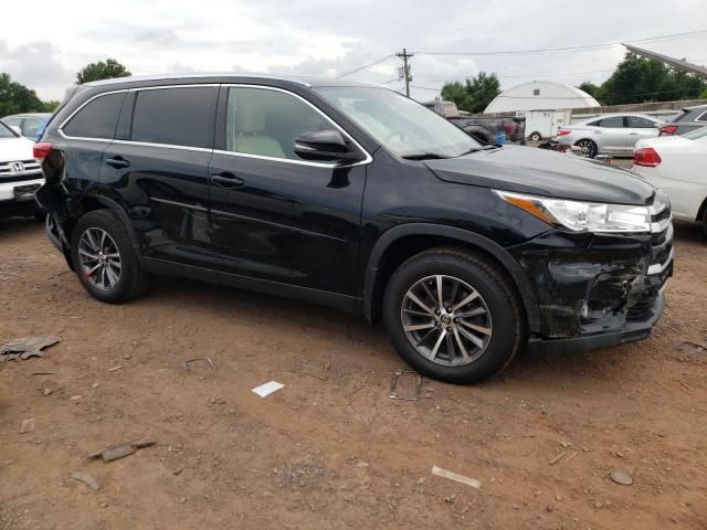 2019 Toyota Highlander SE