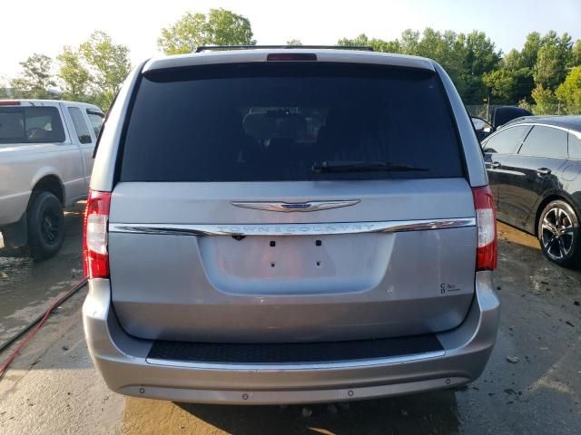 2014 Chrysler Town & Country Touring L