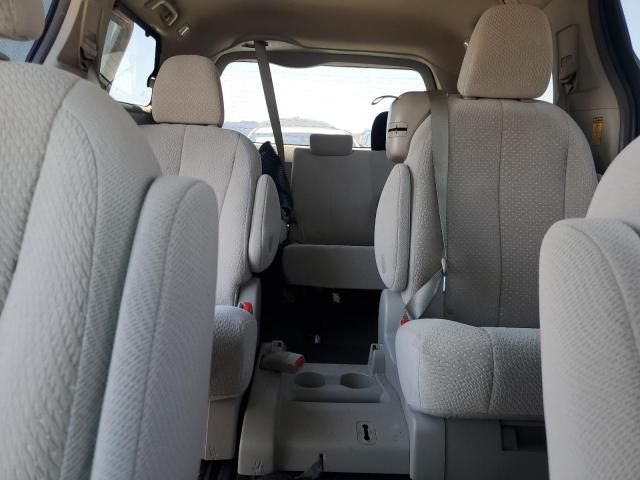 2014 Toyota Sienna LE