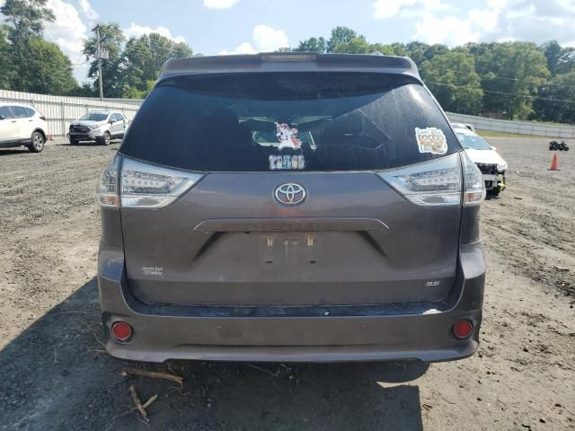 2019 Toyota Sienna SE