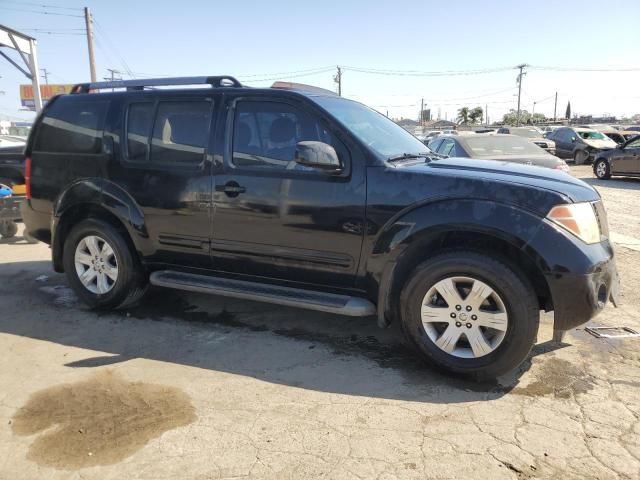 2005 Nissan Pathfinder LE