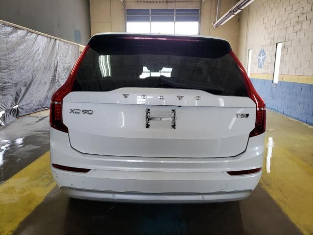 2022 Volvo XC90 T5 Momentum