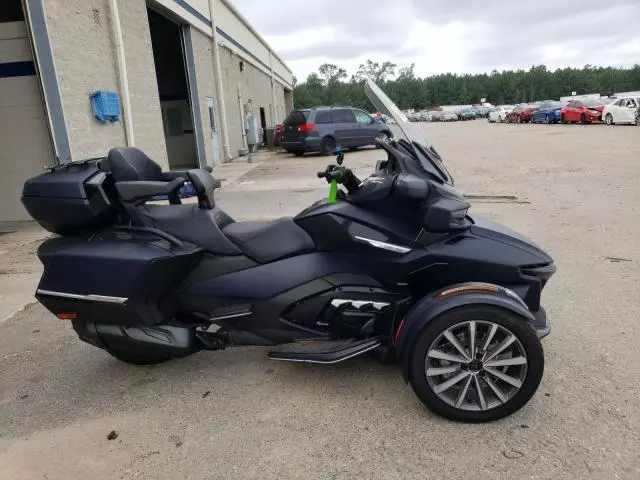 2022 Can-Am AM Spyder Roadster RT