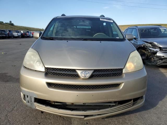 2004 Toyota Sienna XLE