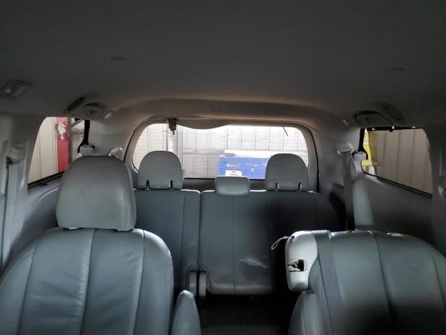 2013 Toyota Sienna LE