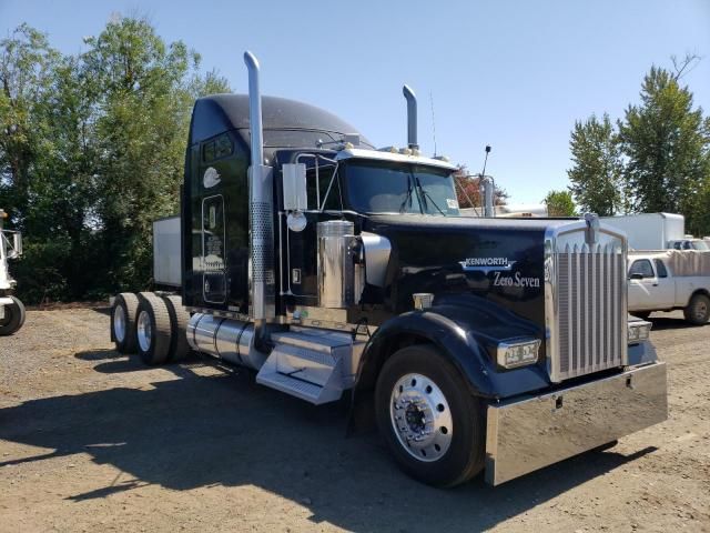 1999 Kenworth Construction W900